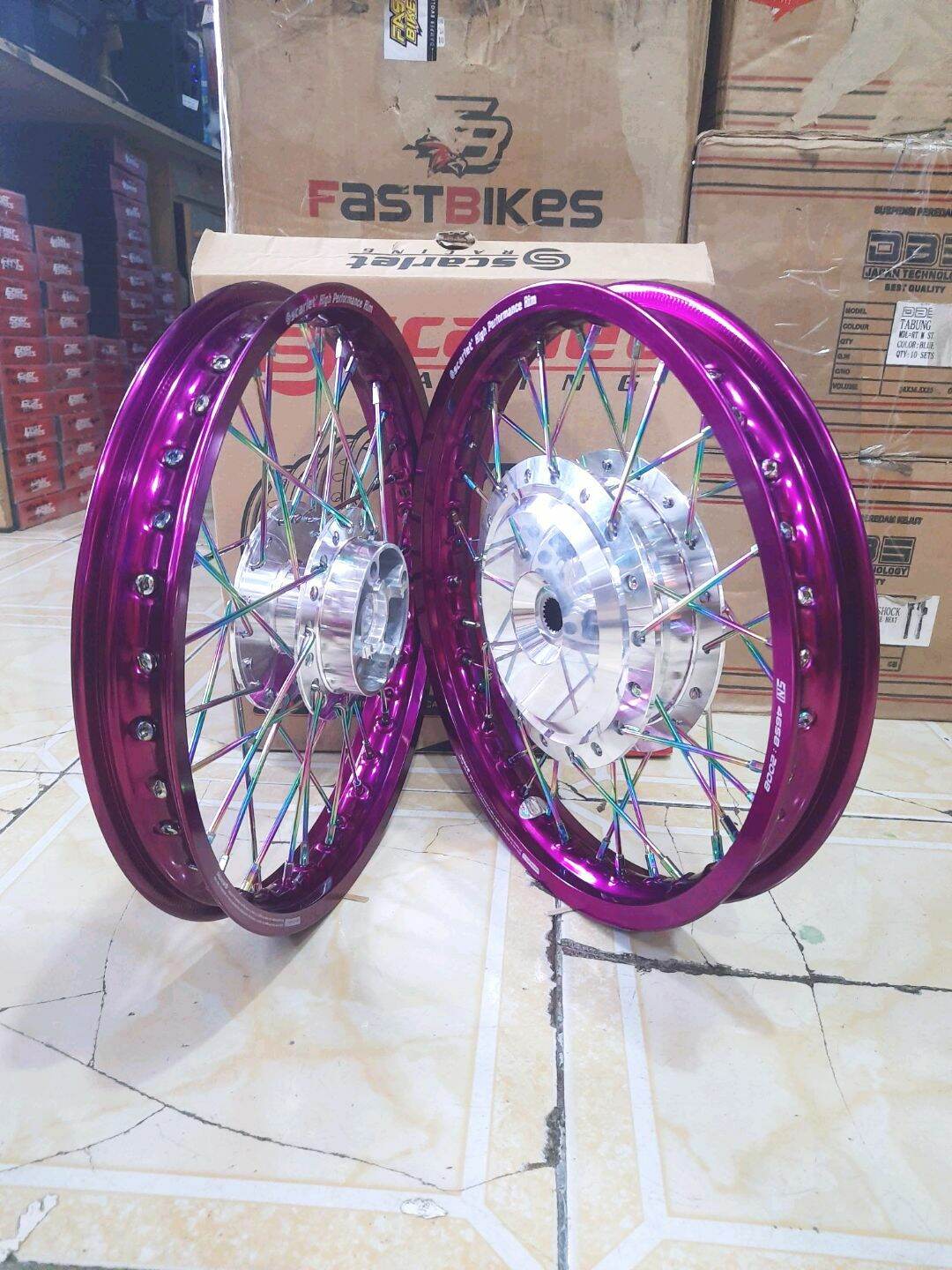 Scarlet Velg Racing Ring14 Ukuran Depan 14X140 Ukuran Belakang 14X160