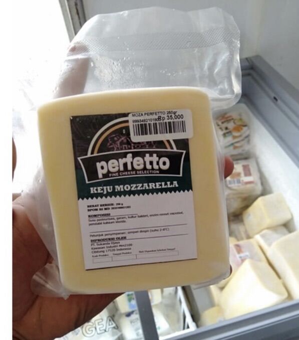 Keju Mozzarella Perfetto Kemasan Gr Keju Mozzarella Perfetto