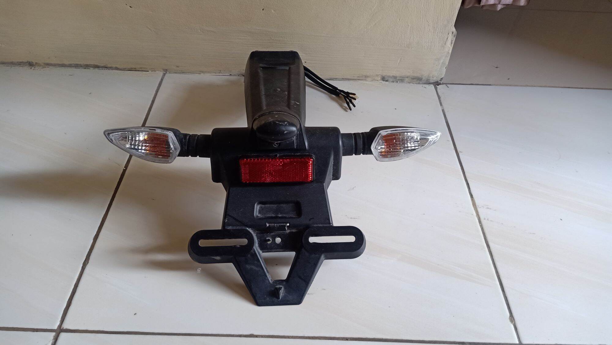 Spakbor Belakang Komplit Fullset Lampu Sein Yamaha R Led Vva Original