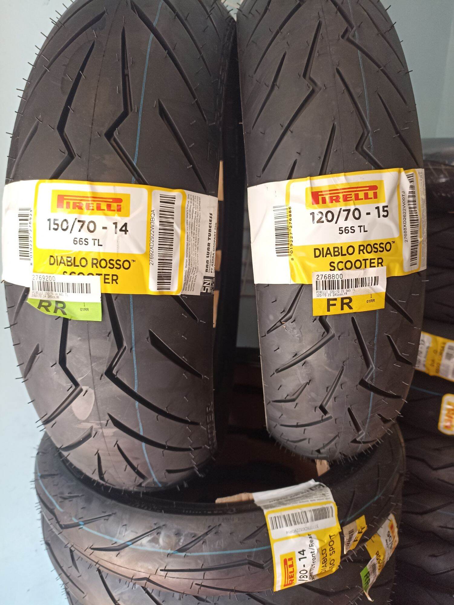 BAN Xmax PIRELLI DIABLO ROSSO SCOOTER 120 70 R 15 150 70 R 14 XMAX