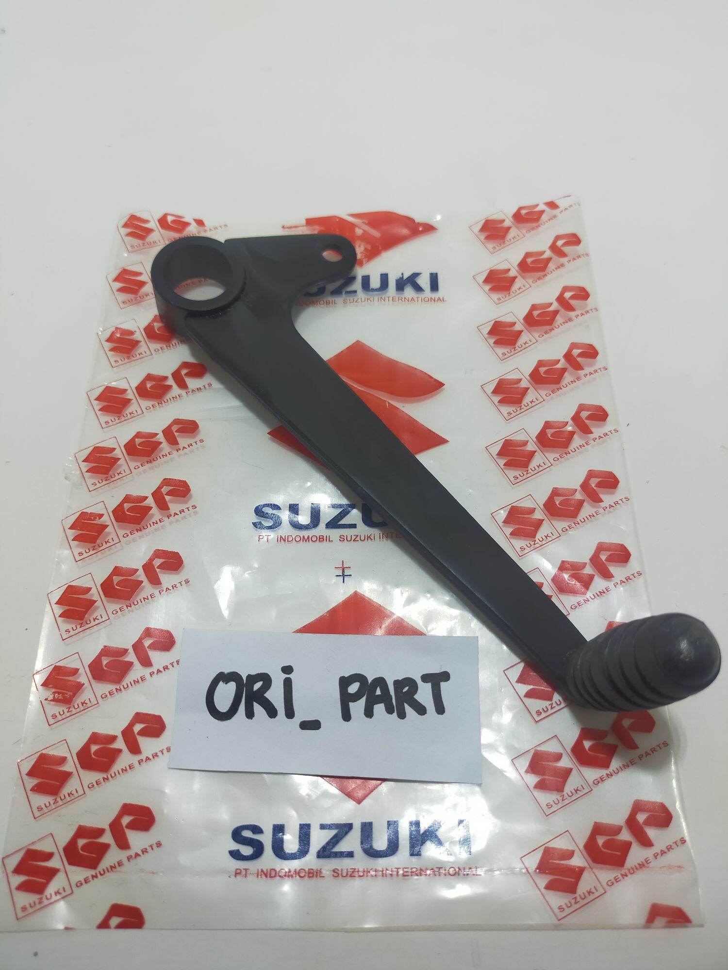 PEDAL OPERAN GIGI PERSENELING GSX R 150 DIJAMIN ORIGINAL SGP BAWAAN