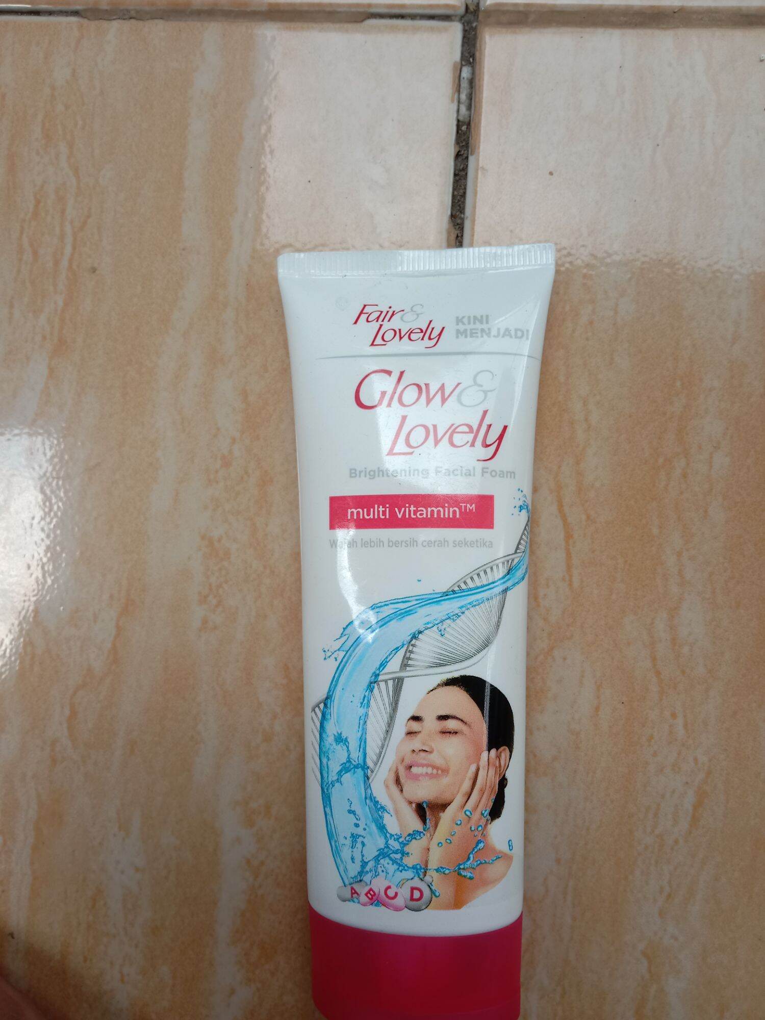 Glow Lovely Bright C Glow Facial Foam Sabun Muka G Fair Lovely