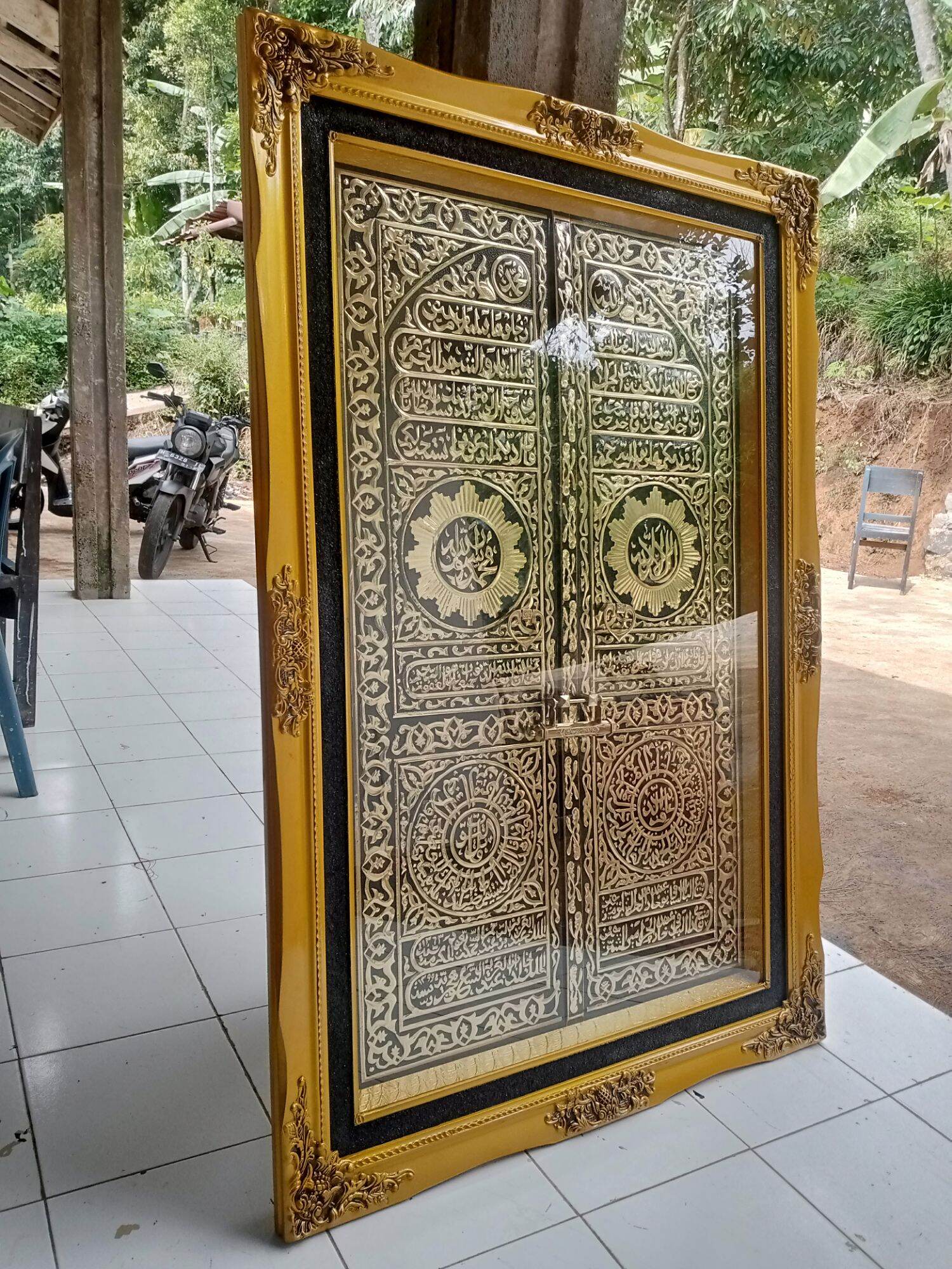 Kaligrafi Kuningan Pintu Kabah Asli Timbul Ukir Manual Ukuran Super