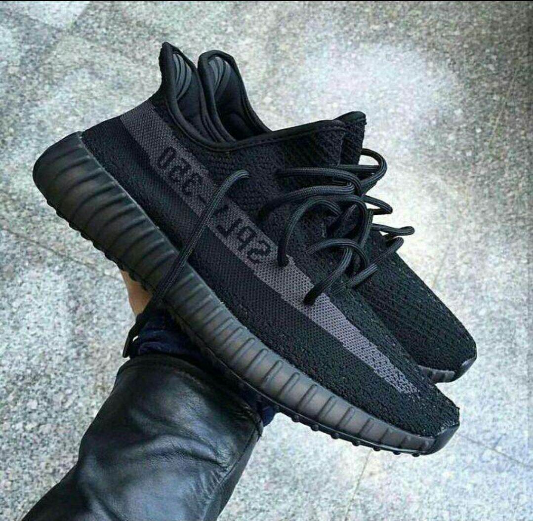 Sepatu Adidas Yeezy Boost 350 V2 Black 