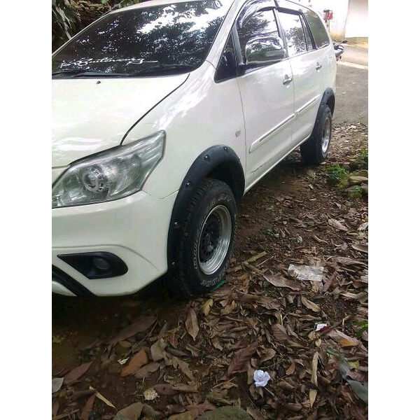 OVER FENDER Toyota Kijang Innova FENDER INNOVA model variasi baut tahun 2004-2009 Harga 800,000 rupiah*Gratis Ongkir