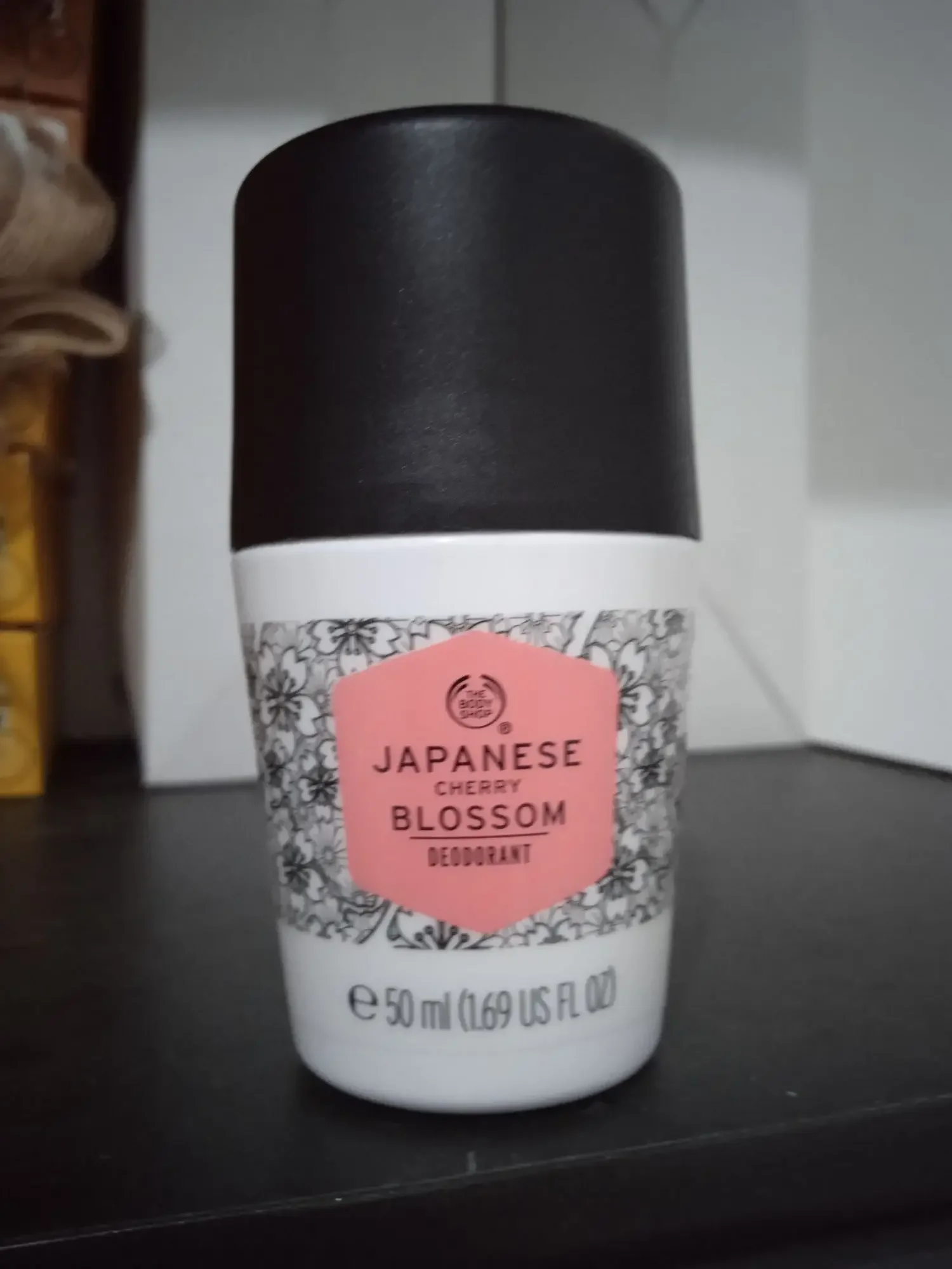 Japanese Cherry blossom deodorant the body shop 50 ml