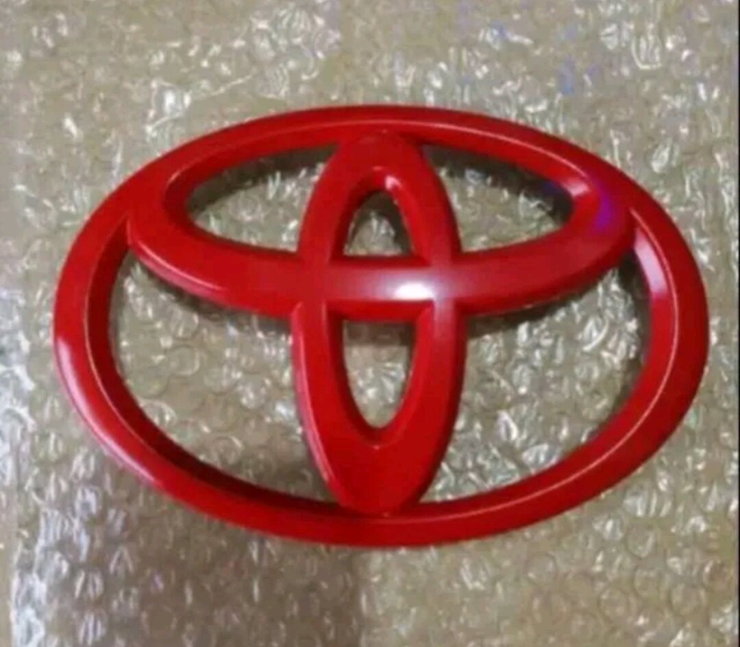 EMBLEM LOGO TOYOTA AVANZA RUSH CALYA MERAH DOF/GLOSY Harga 25,000 rupiah*Gratis Ongkir