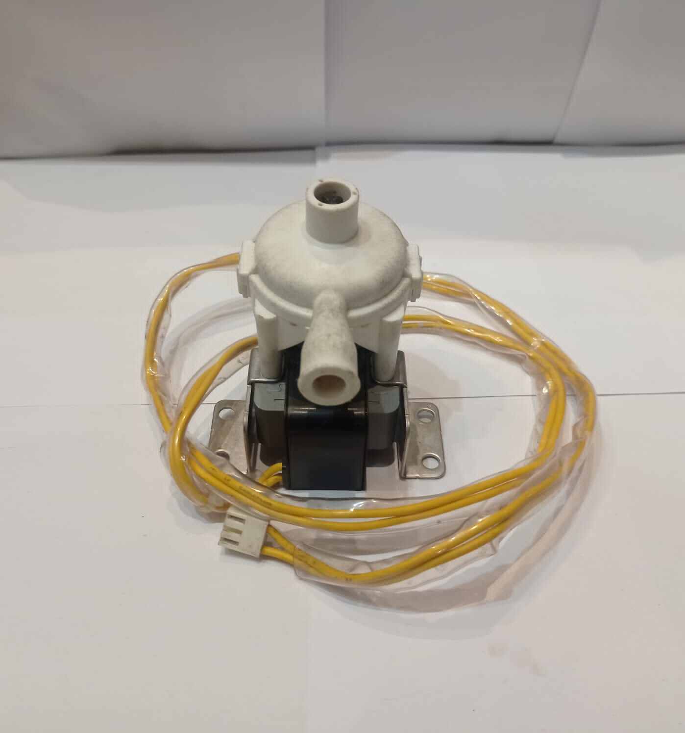 Motor Drain Pump Pompa AC Kaset Fujikoki PLD 4M24 220 VAC Cabutan Bekas