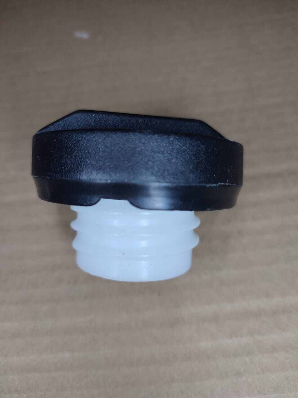 Tutup tangki bensin mobil Toyota Fortuner Hilux Yaris Agya Vios sienta Harga 60,000 rupiah*Gratis Ongkir