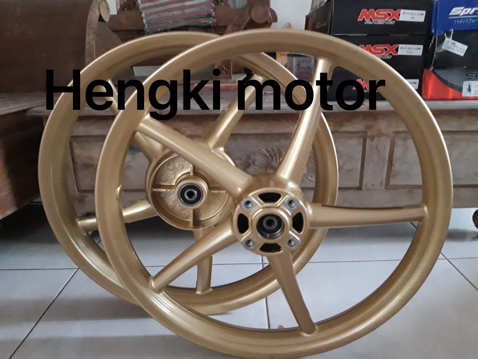 Velg racing palang sanca untuk vega lama,f1 zr,jupiter z lama 160/185x17 merk v Rossi Harga 1,169,760 rupiah*Gratis Ongkir