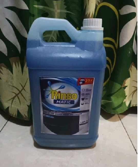 Detergen cair laundry 5 liter tanpa stiker Harga 24,700 rupiah*Gratis Ongkir