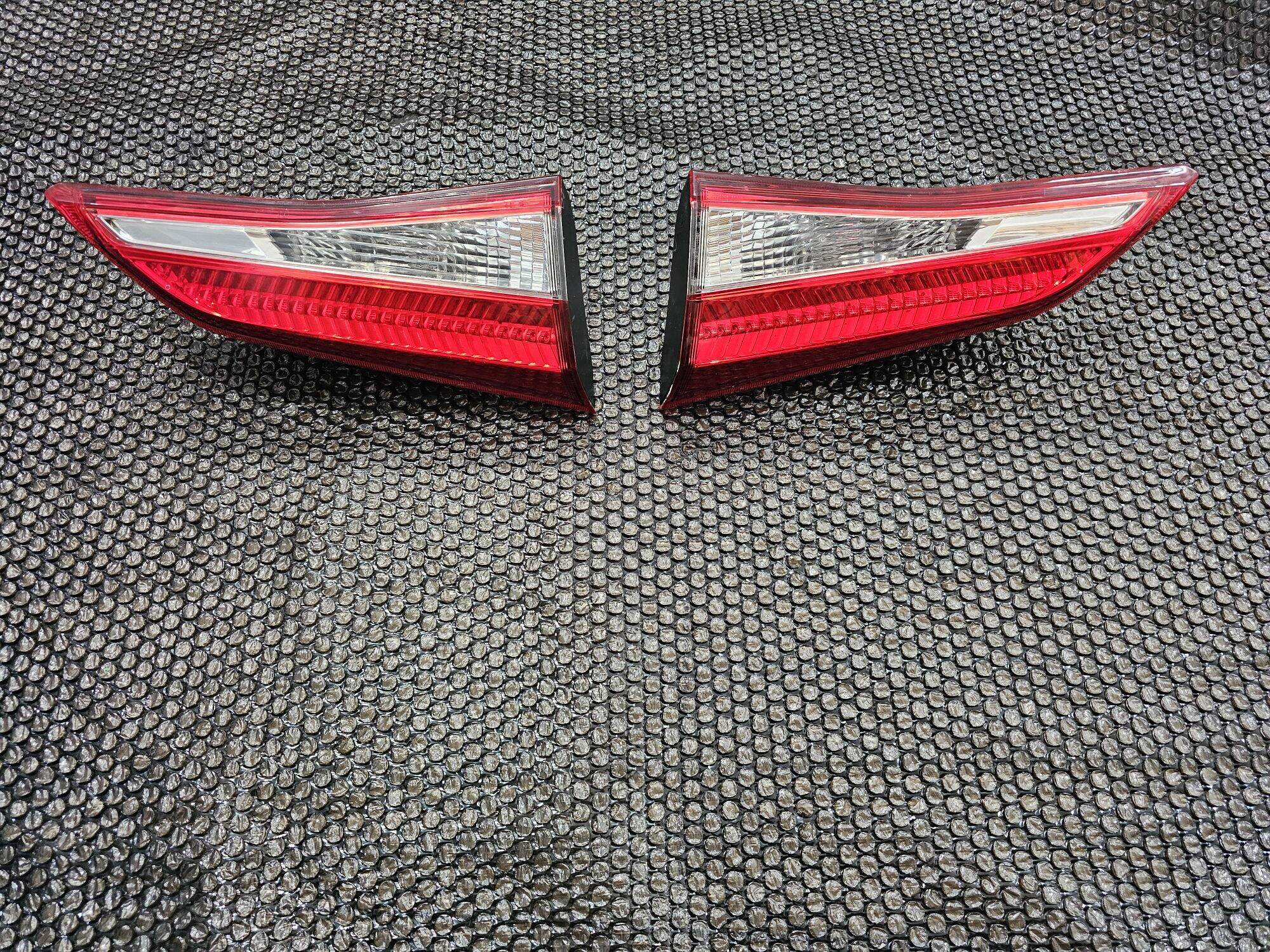 Original Lampu Reflektor Bagasi Belakang Kanan Kiri Toyota Vios 2018 Up Tipe Non LED Harga 130,000 rupiah*Gratis Ongkir