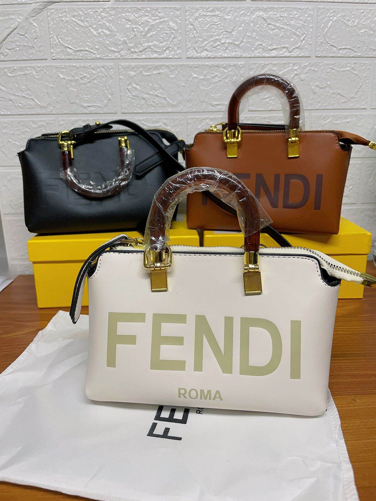 Bolsa feminina Fendi palha 03 na marktub import