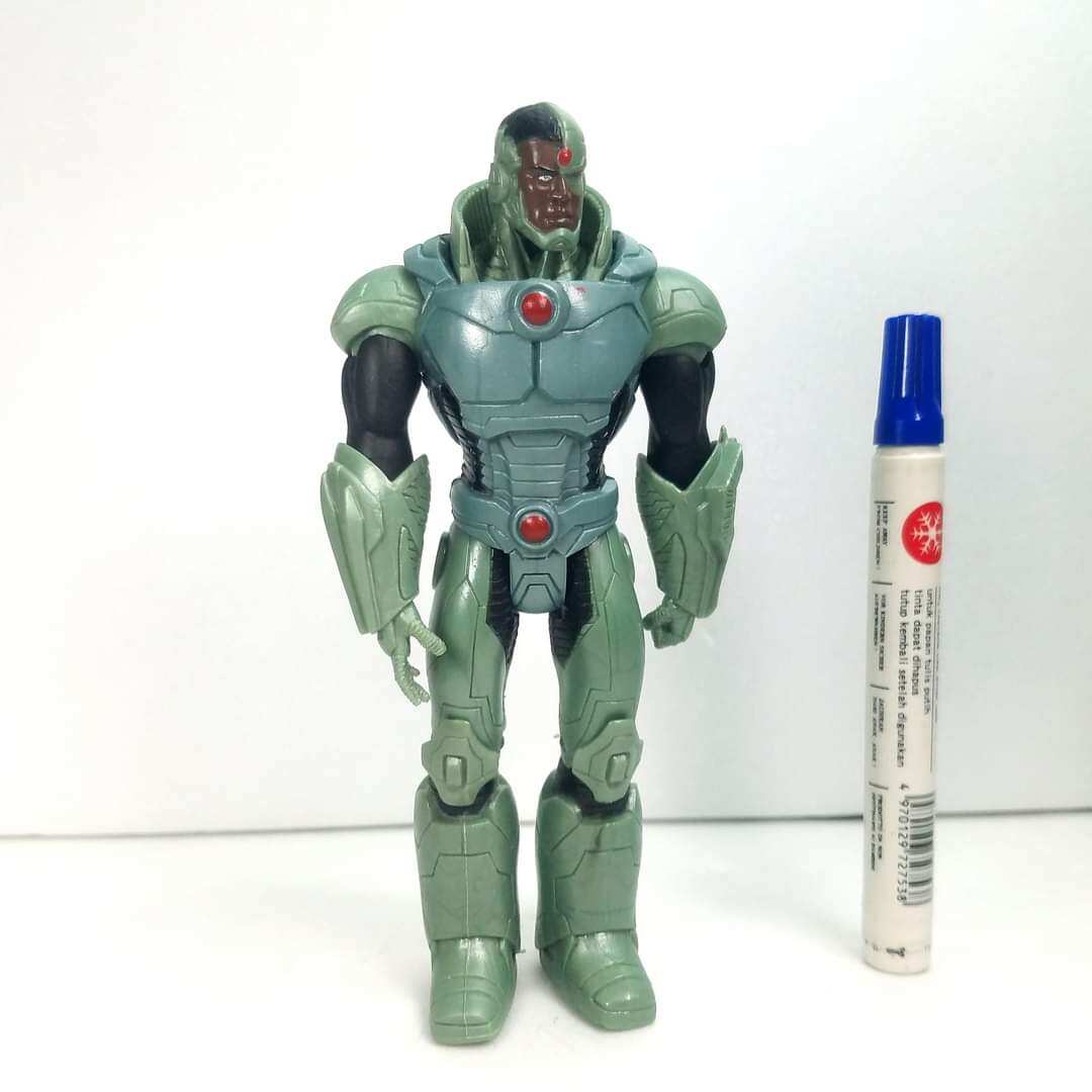 action figure Cyborg Justice league Dc collectibles recast tinggi
