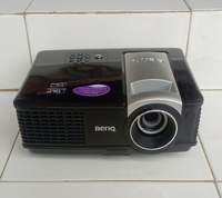 proyektor Benq mp525p. 2500 Lumens. xga. dlp. normal