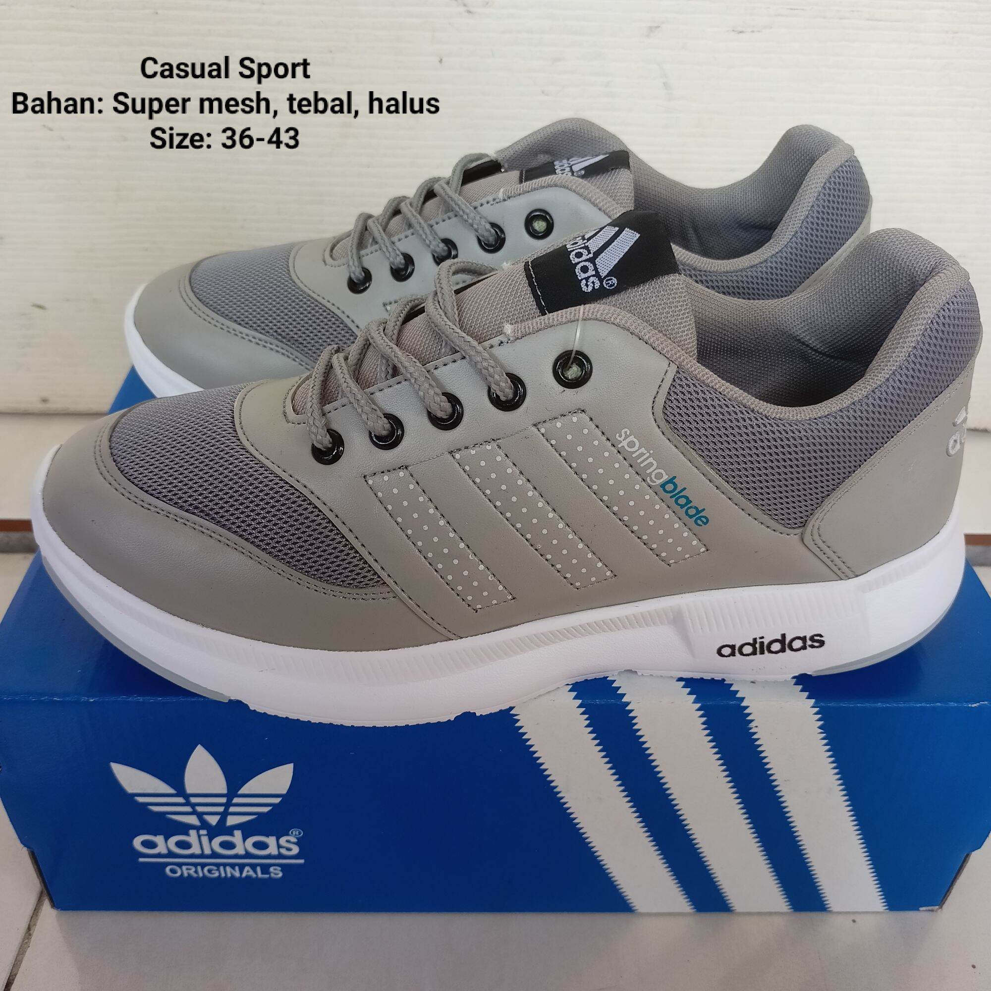 Harga sepatu 2024 adidas universal