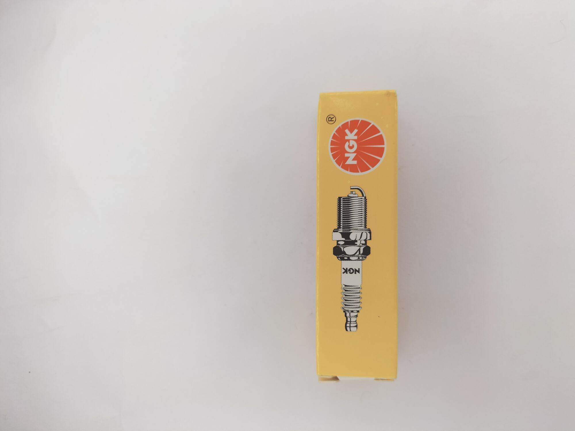 busi CPR6EA-9 untuk motor kharisma, beat, sx 125, Blade, Vario 125 NGK Harga  9,000 Ringgit*Penghantaran Percuma