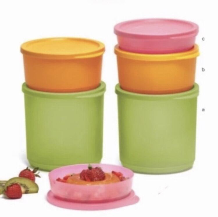 Tupperware Round Family Mate Container, 630ml, Color May Vary