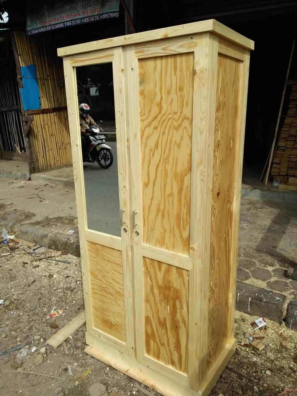 lemari kayu jati belanda ukuran tinggi 2 meter lebar 90 cm lebar 40 cm