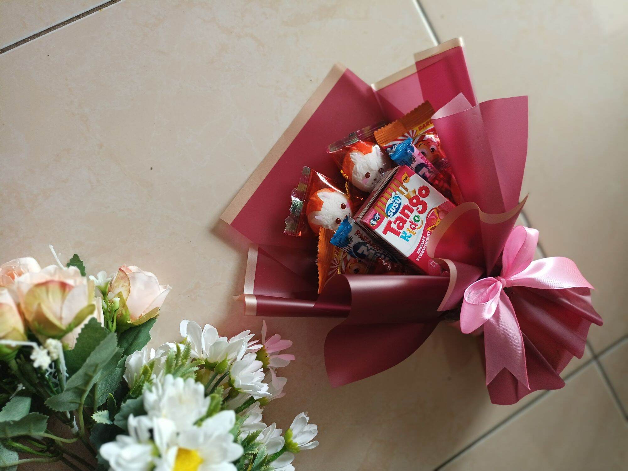buket hadiah — buket kado