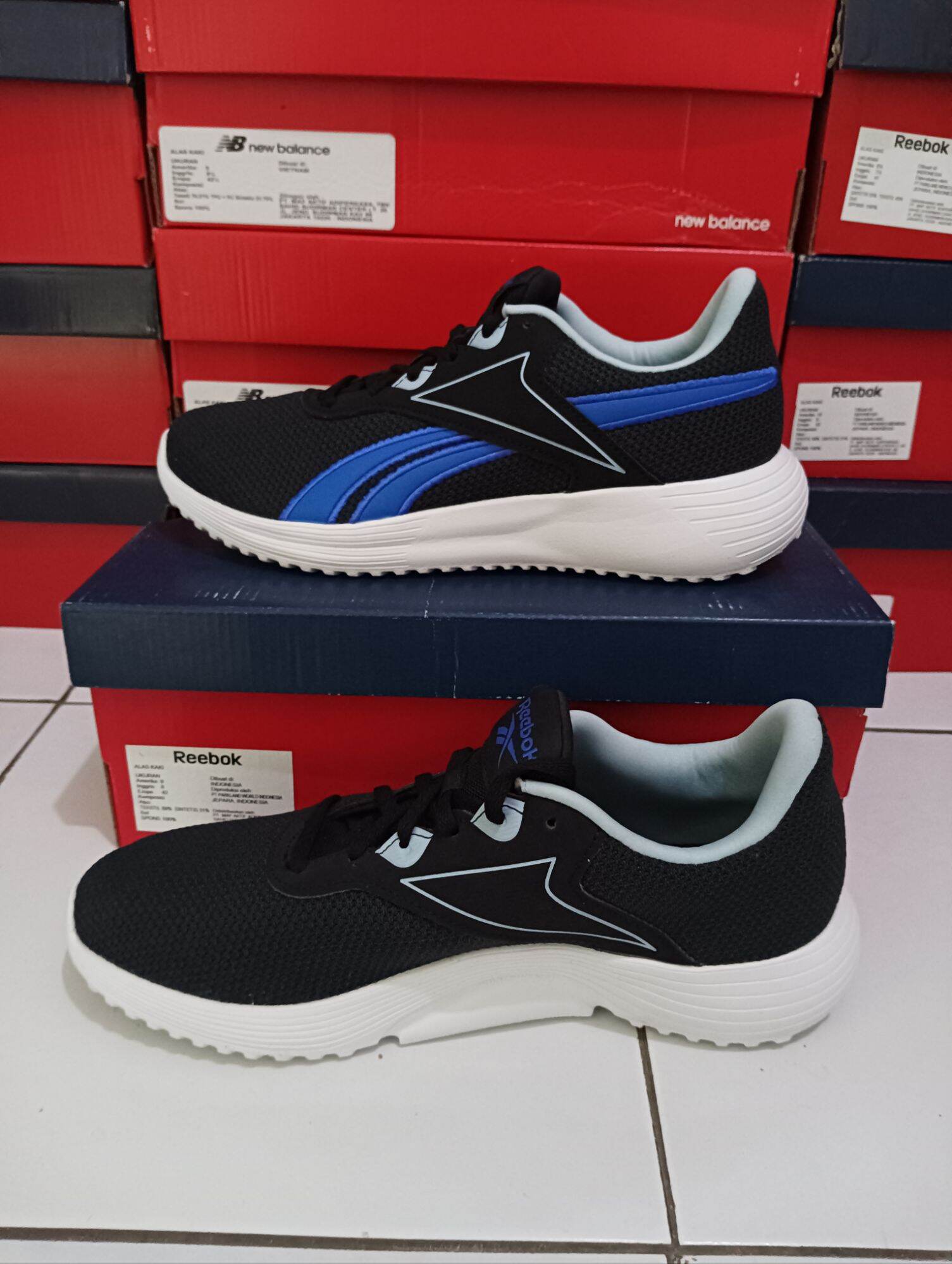 Harga sepatu outlet reebok sport