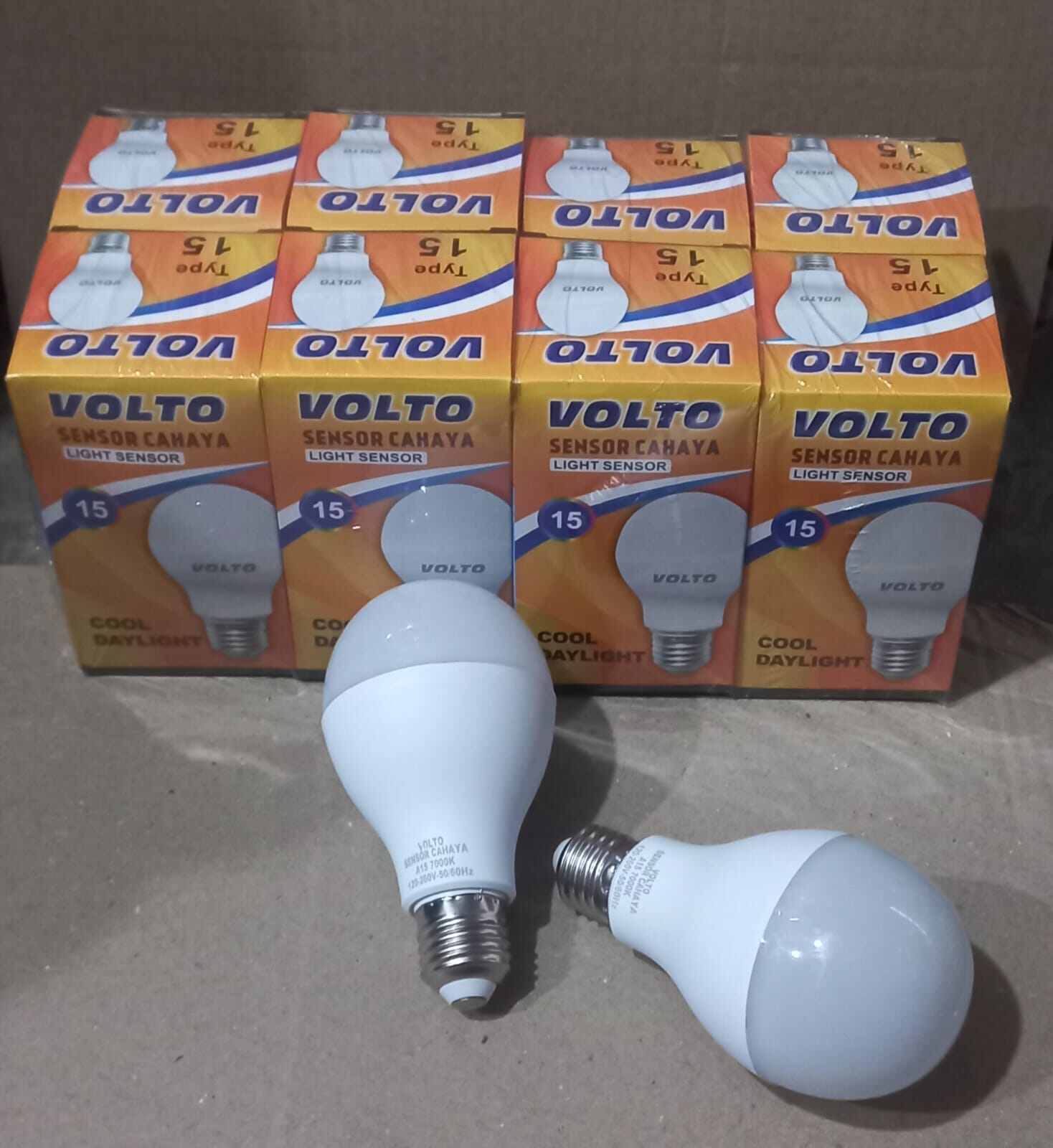 Obral (PER PCS) Lampu LED Sensor VOLTO 15W Sensor Cahaya Bohlam 15w Otomatis Mati Saat Gelap