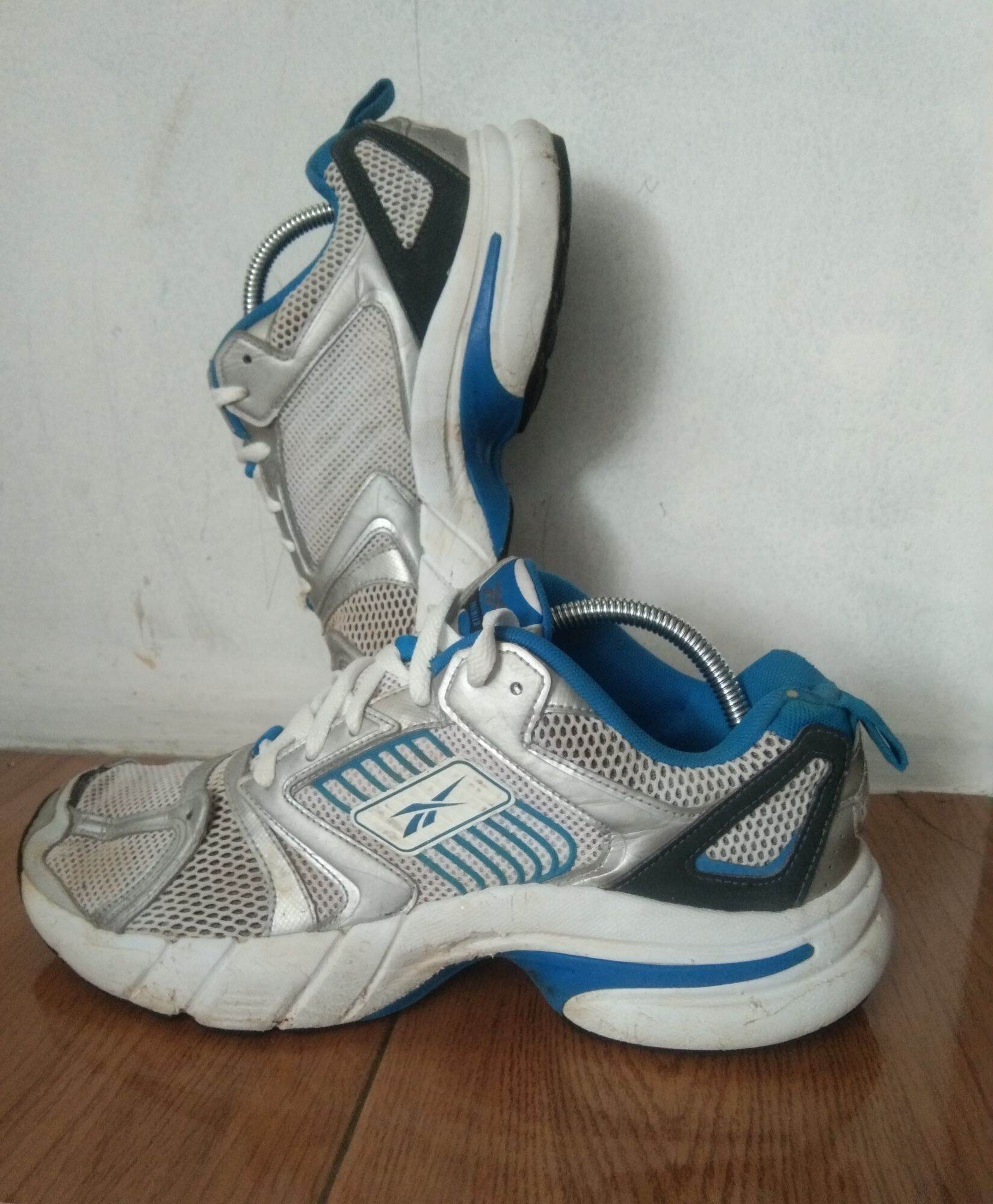 Sepatu pria Reebok premierSize 42kondisi baik Sneakers Olahraga