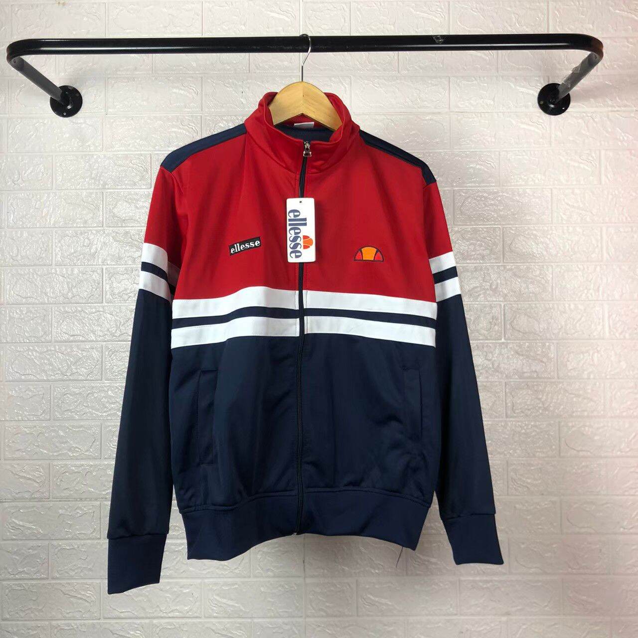 Harga jaket 2025 ellesse original