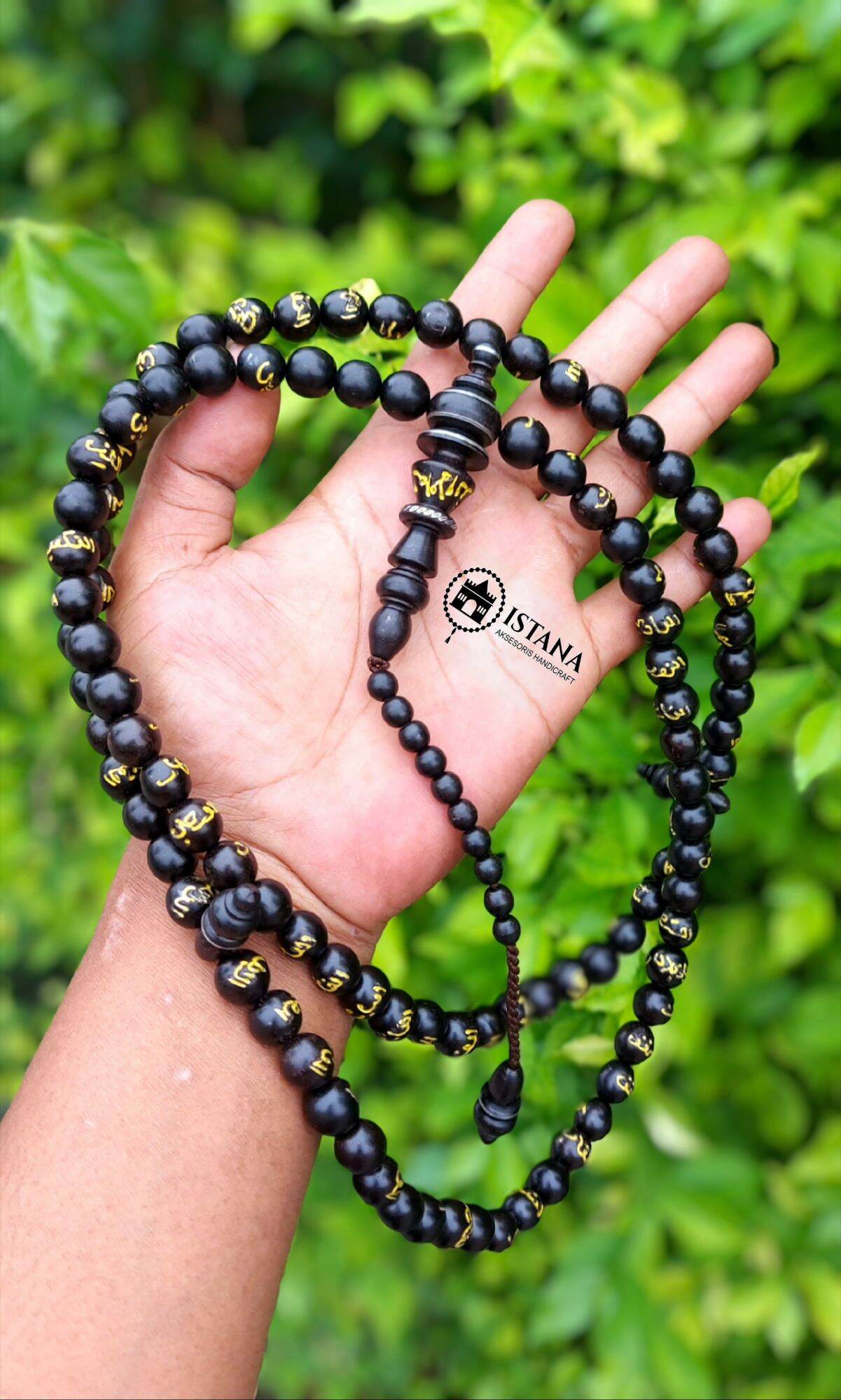 tasbih ukir Asmaul Husna kayu galih kelor hitam size 10mm isi 99 butir dengan desain unik dan menarik