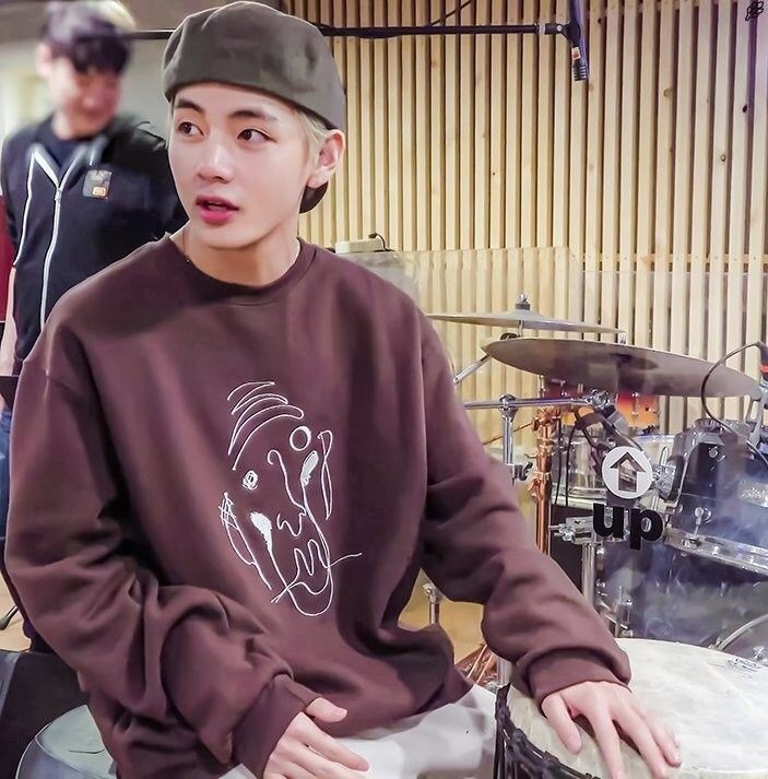 Jual Sweater Kim Taehyung Bts Terbaru - Sep 2023 | Lazada