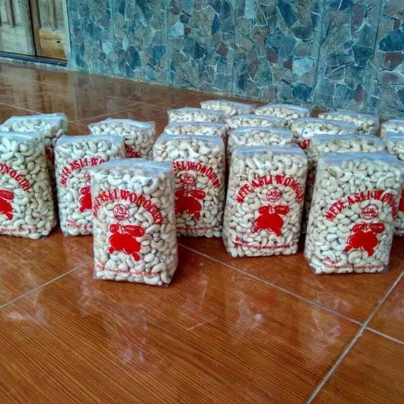 KACANG METE MENTAH FRESH 1KG Harga 135,900 rupiah*Gratis Ongkir