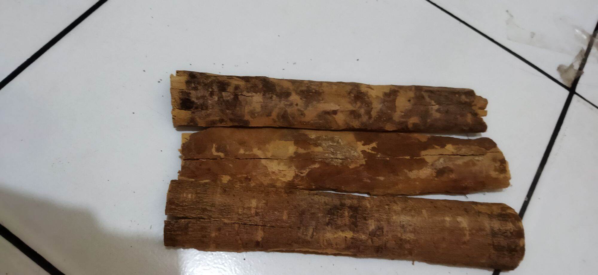 Kulit kayu raru diabetes sudah bersih berat 500 Gram siap di rebus ...