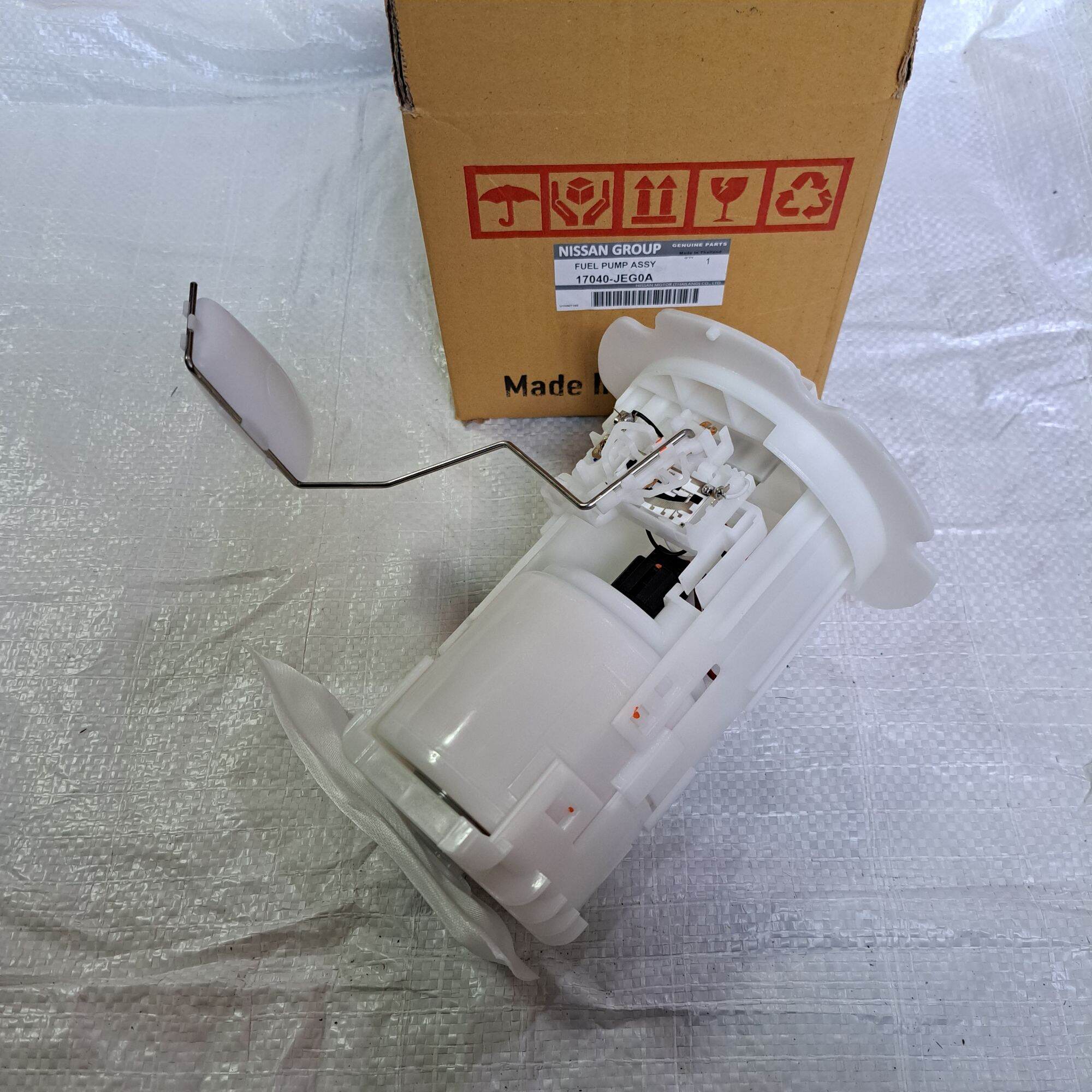 Fuel Pump assy komplit Nissan New serena C24 Original Nissan Thailand ...