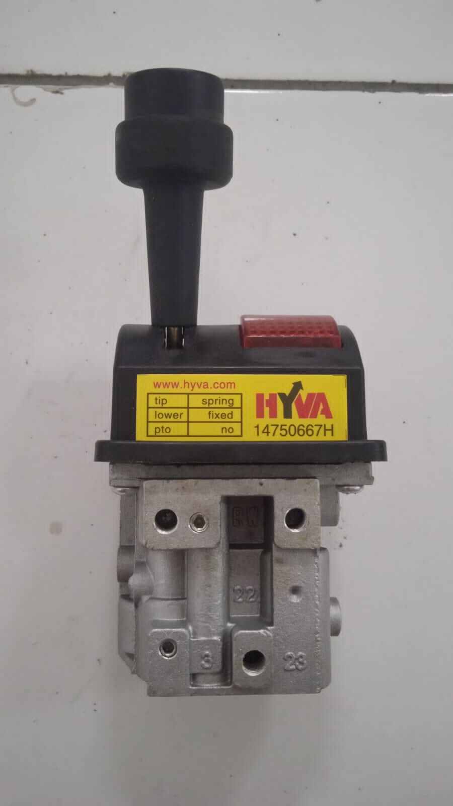 Hyva Control Lever 14750667H Harga  1,550,000 Ringgit*Penghantaran Percuma