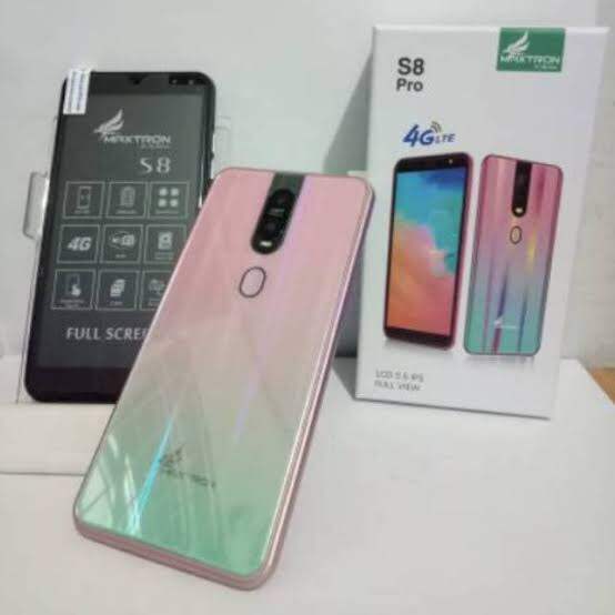 Maxtron S8 pro 5,5 inci 4G 2/8 Garansi Resmi Giá 395,000 Đồng*Miễn phí vận chuyển