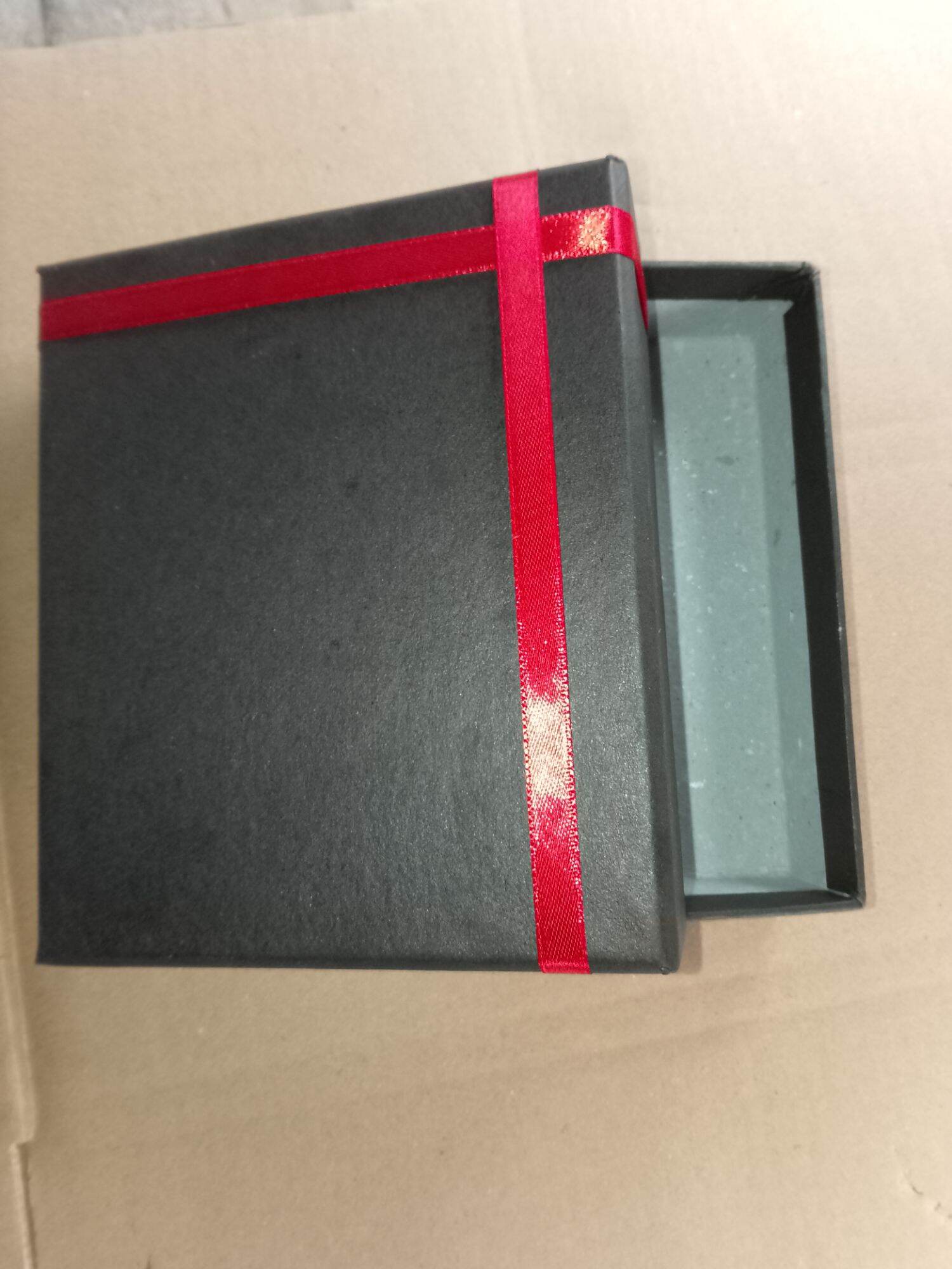 BOX HAMPERS BOX KADO POLOS KARDUS PACKAGING.16×14×7