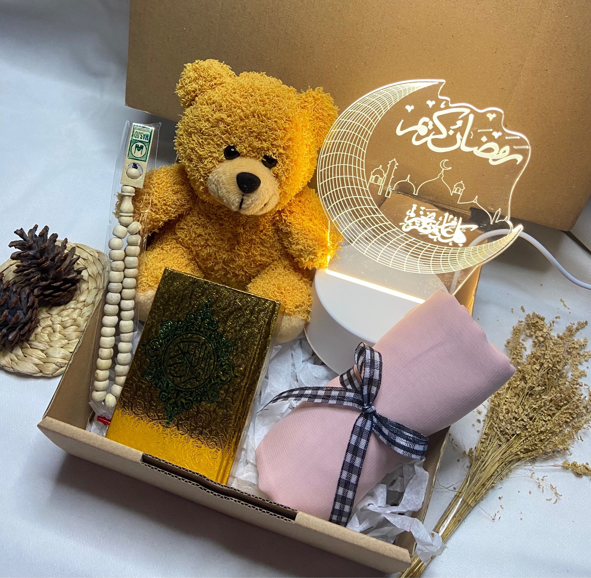 hadiah box Cewek Hadiah Untuk Cewek Lucu Hadiah Boneka Alquran Hijab Lampu Eashtetic Kado Lebaran Kado…