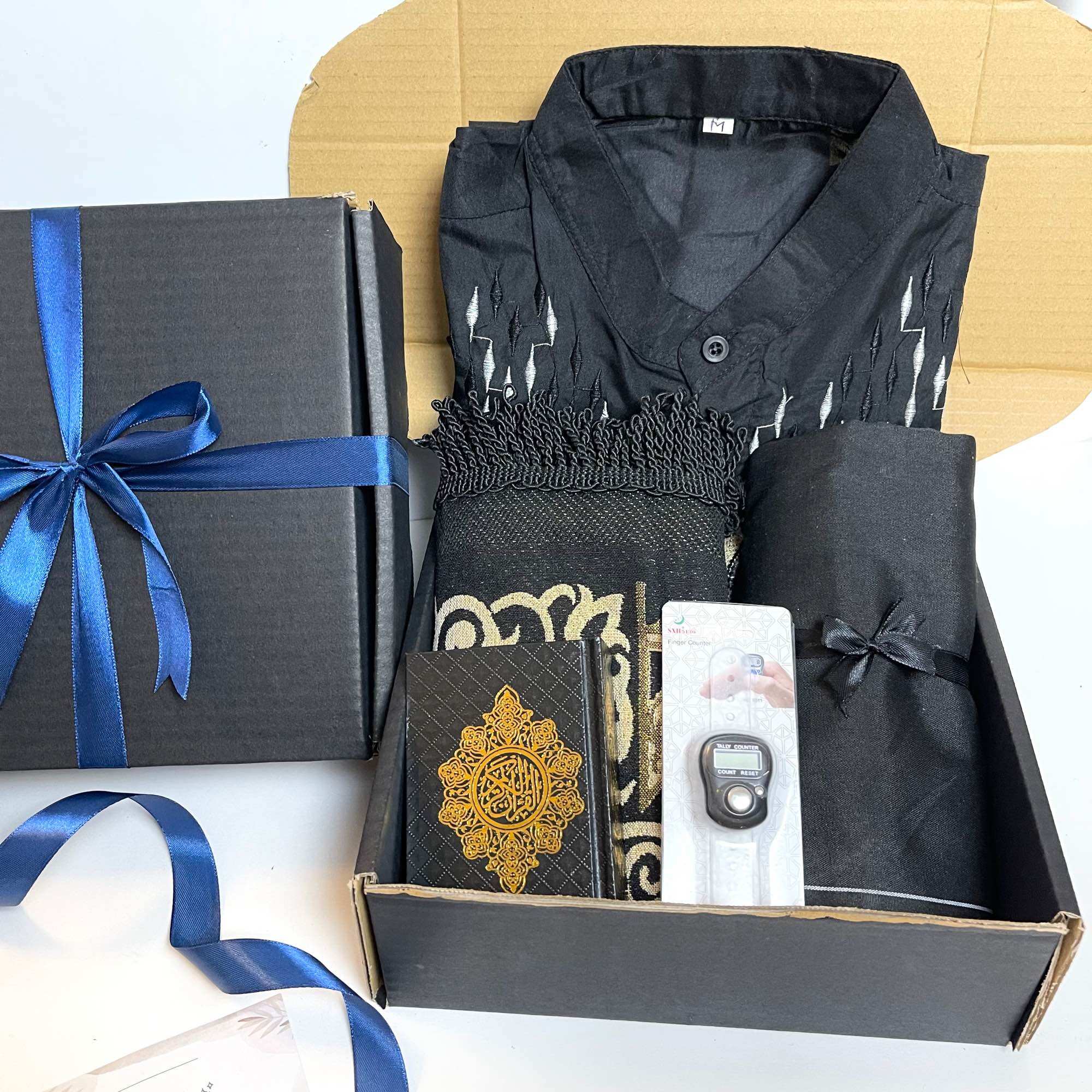 Hampers Muslim Cowok Sarung Sajadah Koko Kado Ulang Tahun Cowok Hampers Lebaran hadiah box Sarung Saja…