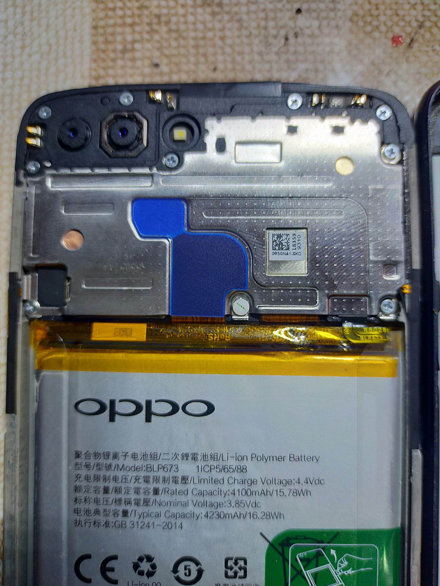 oppo a3s cph 1853 kondisi mati mesin segel baud lcd pecah Giá 150,000 Đồng*Miễn phí vận chuyển