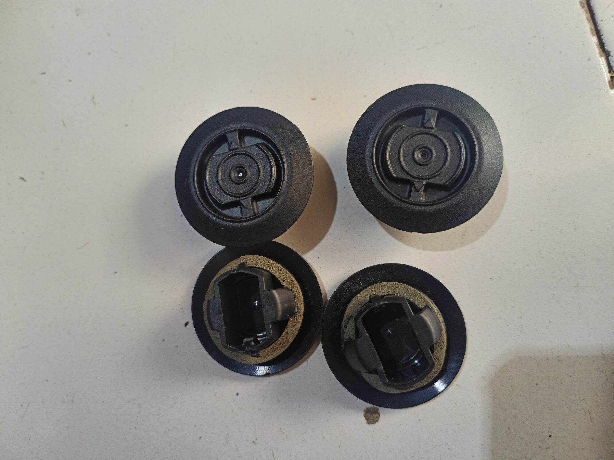 klip kancing body kit avanza xenia velos calya sigra agya ayla plus karet bisa universal Harga 4,000 rupiah*Gratis Ongkir