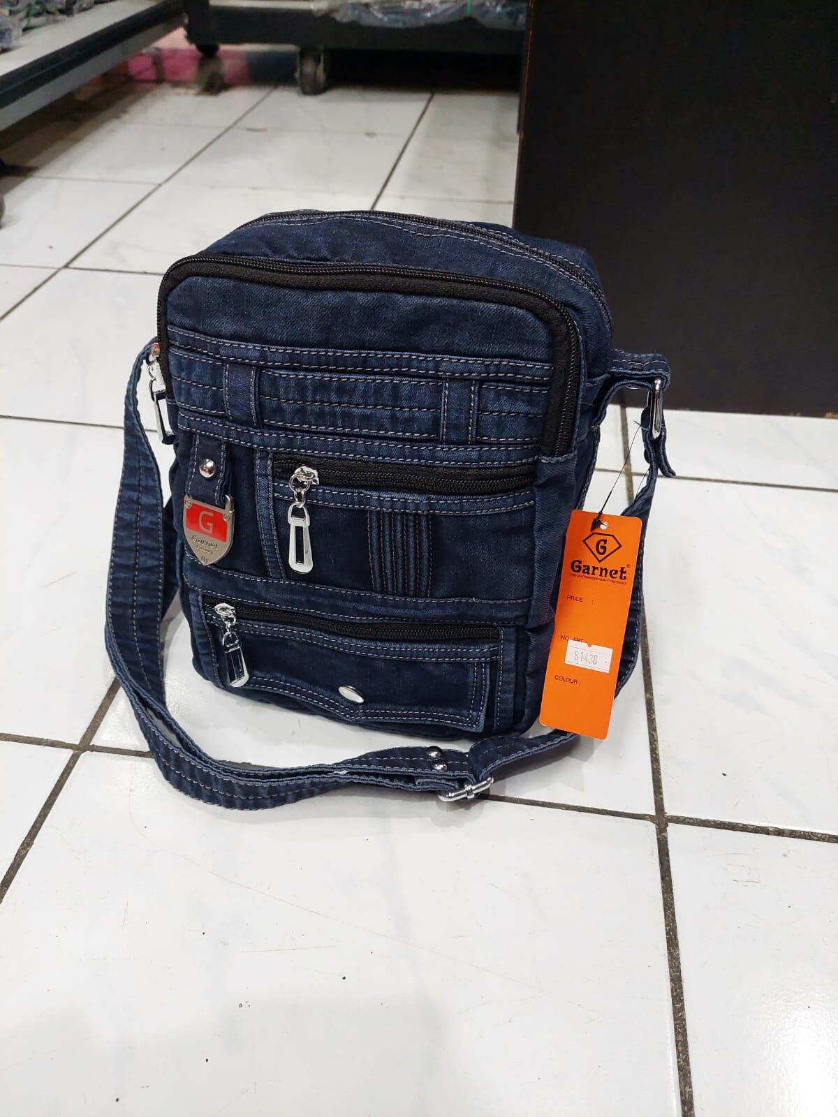 Levis tas outlet