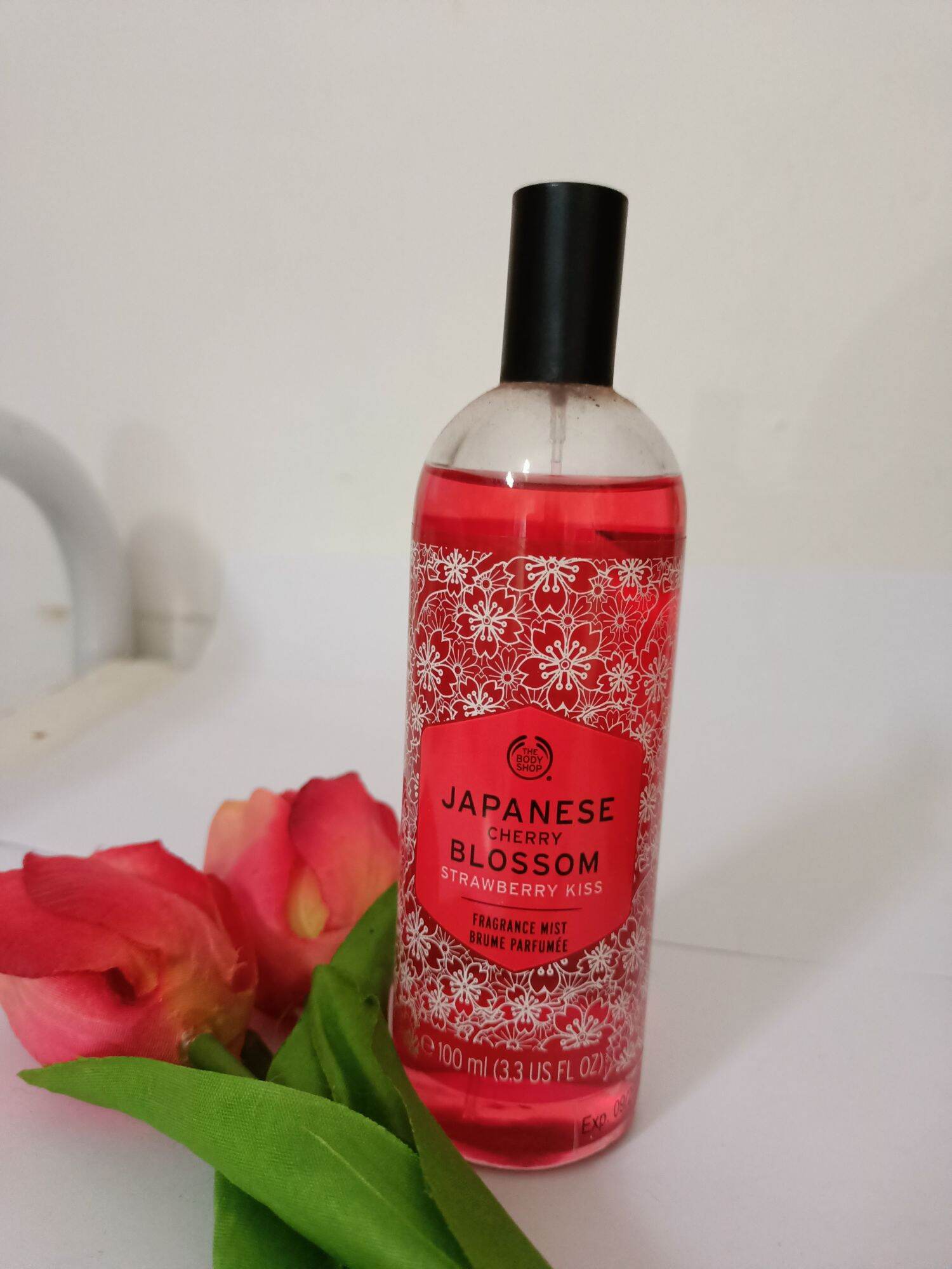 Japanese Cherry blossom strawberry kiss body mist 100ml by the body
