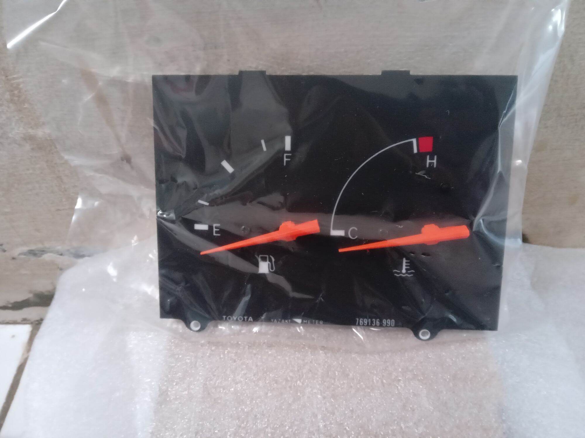 Original Toyota 83882-0b010 (Oren needle) Fuel Gage/amper fuel temperature gauge Harga 845,000 rupiah*Gratis Ongkir