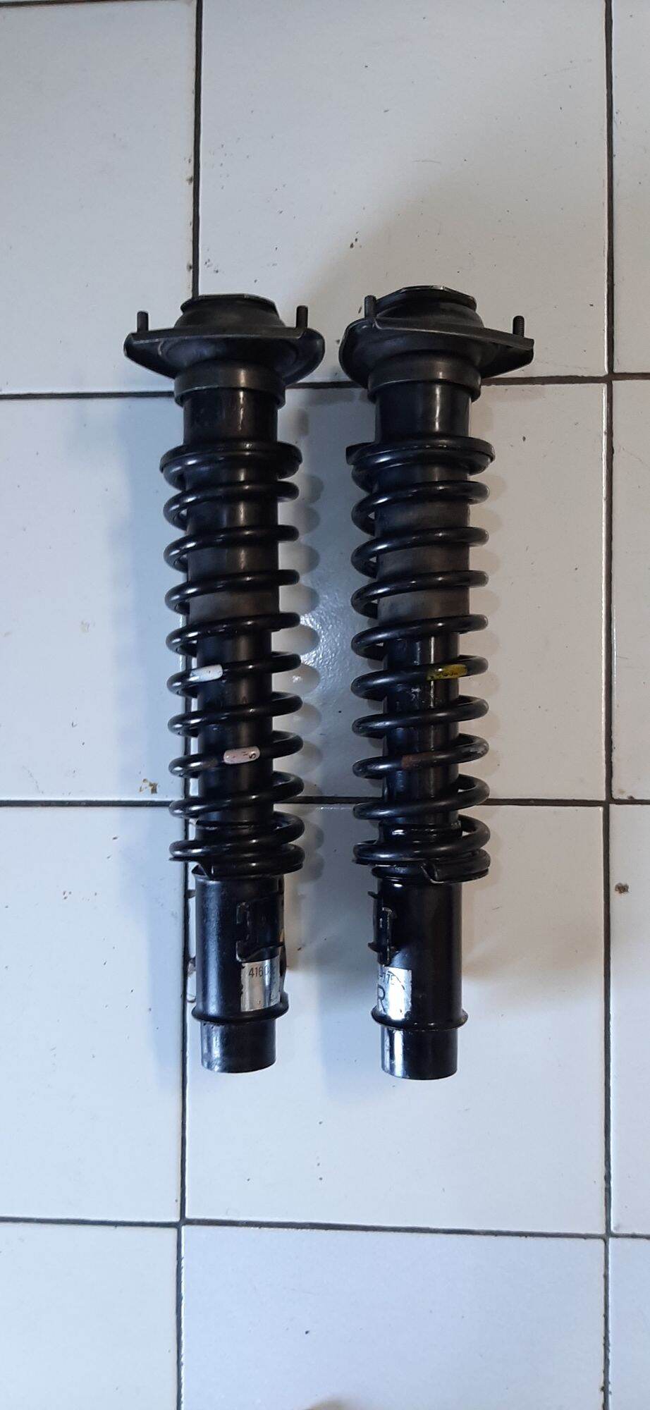 1 set shockbreaker depan t120ss/futura original part Harga 1,500,000 rupiah*Gratis Ongkir