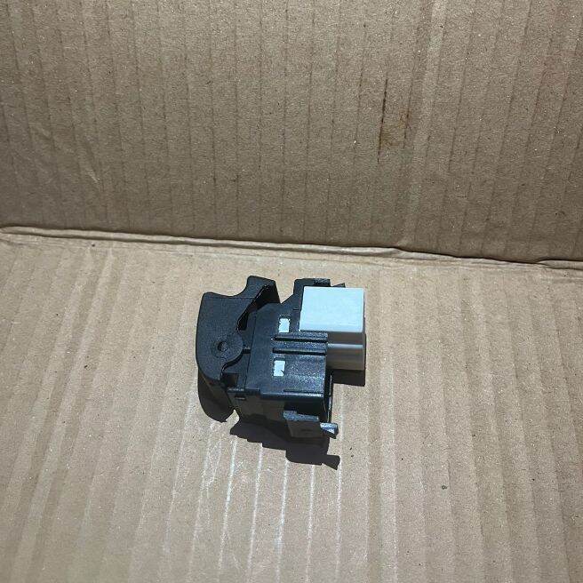 switch saklar single power window toyota innova fortuner hilux depan belakang Harga  40,000 Ringgit*Penghantaran Percuma