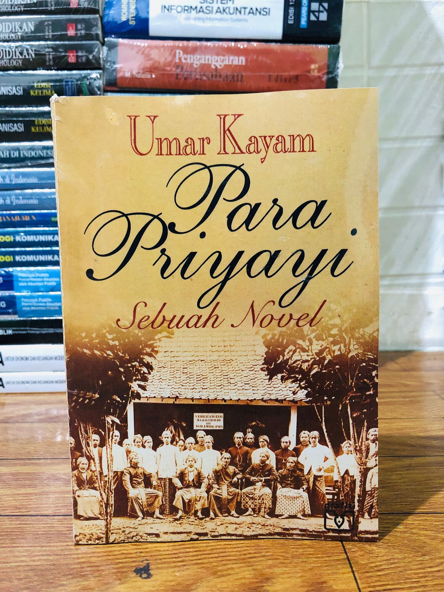 BUKU PARA PRIYAYI UMAR KAYAM Lazada Indonesia