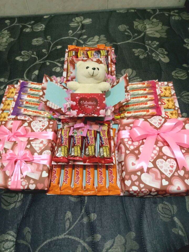 Explosion box snack box plus boneka