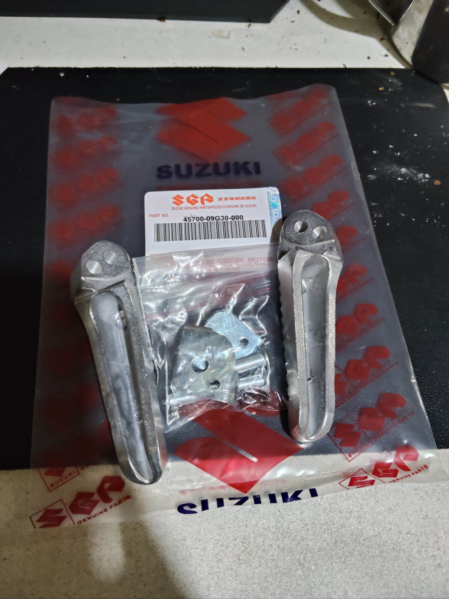 Rear Step of Suzuki Satria Fu 150 Old Satria Fu Original Injection Harga 52,500 rupiah*Gratis Ongkir