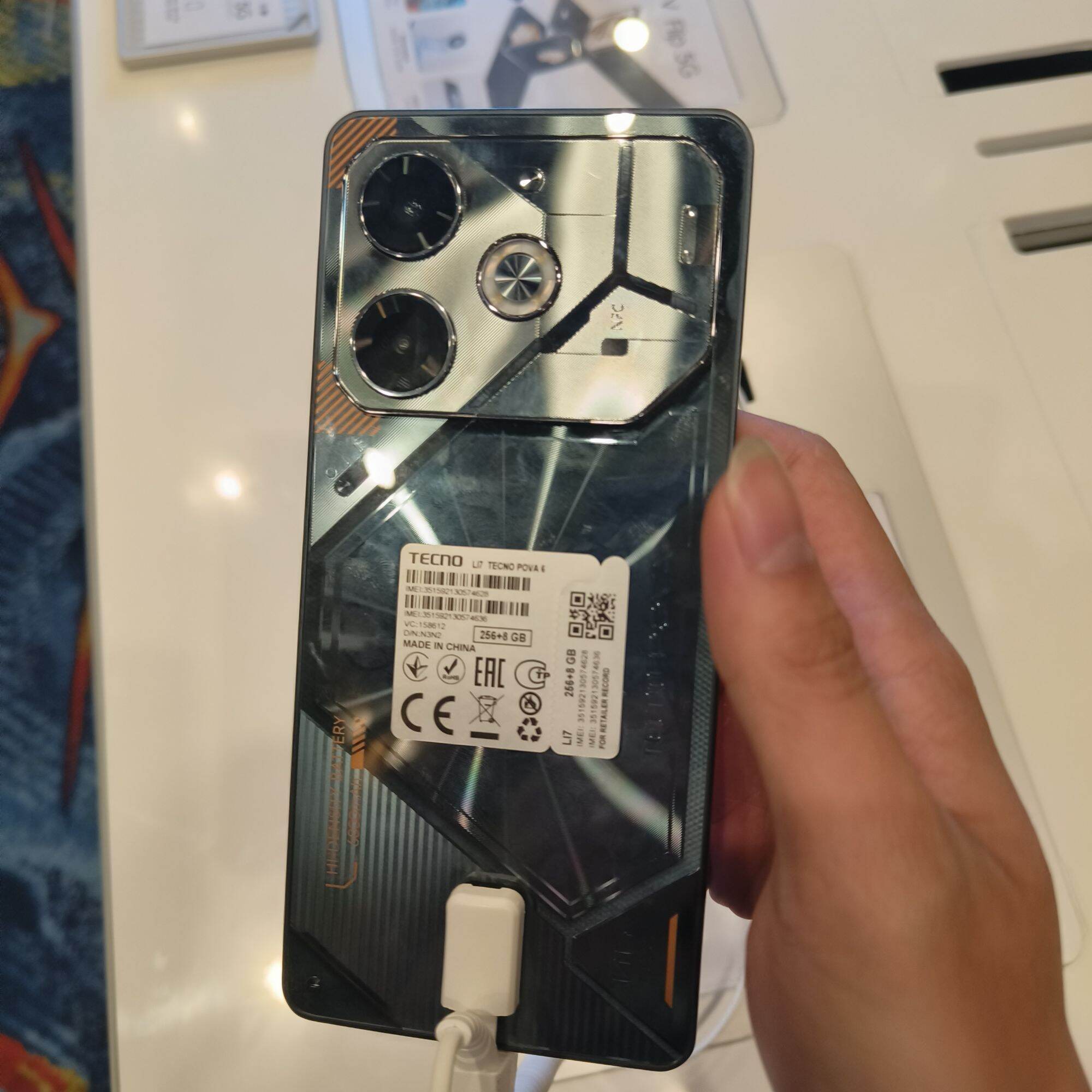 TECNO POVA 6 RAM 12/256GB 8/256GB GARANSI RESMI Harga 2,725,000 rupiah*Gratis Ongkir