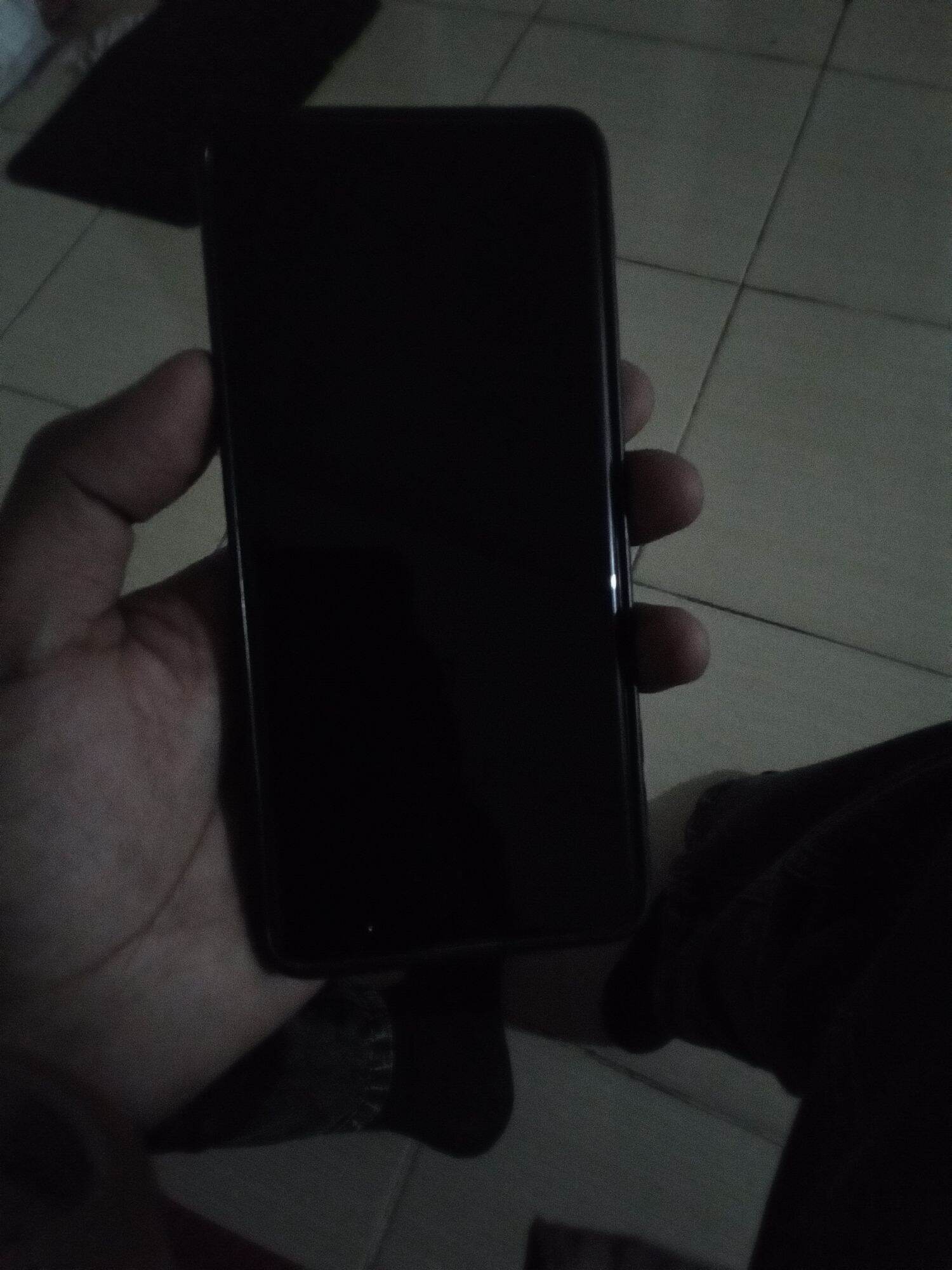 samsung galaxy s10 Harga  2,400,000 rupiah*Gratis Ongkir
